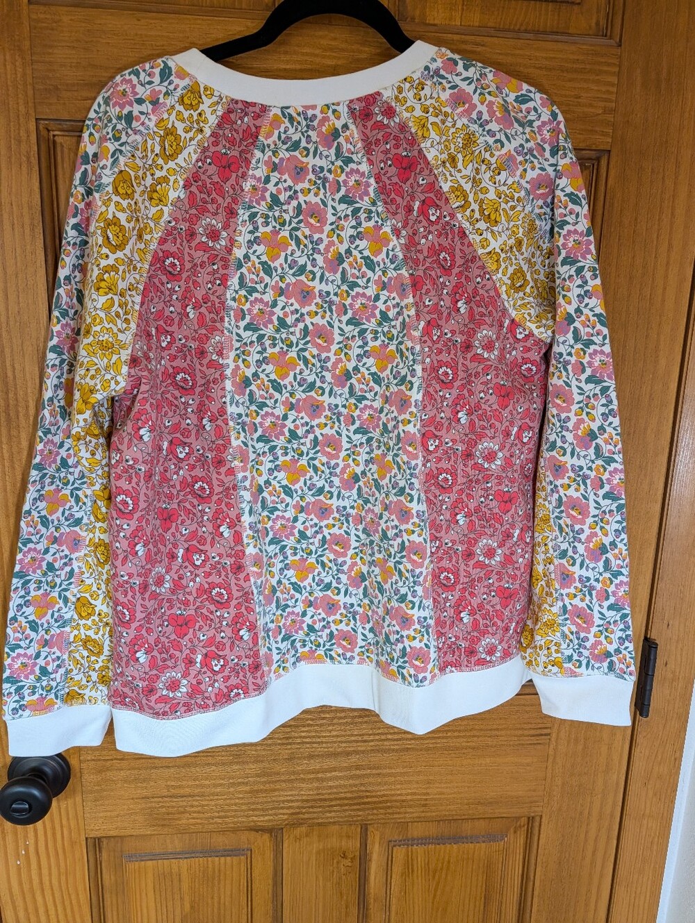 Boden Hannah Floral Patchwork Sweatshirt - Picture 4 of 4